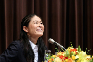 澤穂希、引退会見「サッカーを嫌いになったことは一度もありません」 画像