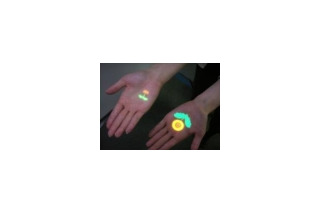 NTTアイティ、手のひらに映像を表示する「tenoripop（てのりぽっぷ）」を販売開始 画像