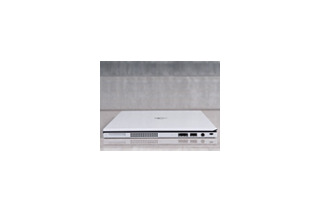 HP、MacBook Air並みの超薄型ノート「Voodoo ENVY 133」 画像