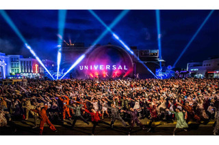 ハロウィン本番、USJで3000名のゾンビ踊る 画像