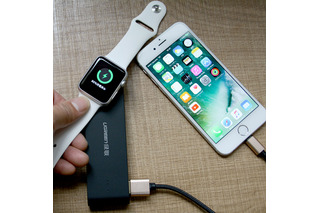 Apple WatchとiPhoneの同時充電が可能なモバイルバッテリーが発売 画像