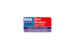 富士フイルム、デジタル一眼レフカメラで「EISA Awards」を受賞 画像