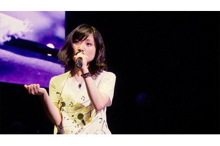 ももクロ・有安杏果、1stアルバムの発売を記念して「心の旋律」のライブ映像公開！ 画像