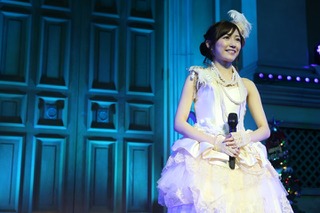 渡辺麻友、1stアルバム発売記念ミニライブツアーを開催！伝説の“背中にネジ付き衣装”も披露 画像