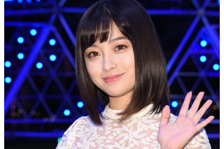 橋本環奈、初のアイススケートに挑戦！「可愛すぎる」「一緒に滑ってください」の声 画像