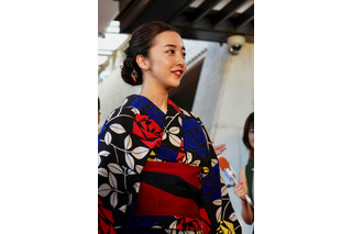 板野友美、「熱海国際映画祭」レッドカーペットに浴衣で登場 画像