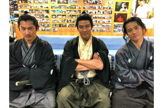 歴史が動く…鈴木亮平、瑛太＆小栗旬との大河3ショット公開 画像