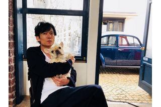 稲垣吾郎、草なぎ剛の愛犬・くるみちゃんを抱っこした写真公開し反響！「くるちゃんになりたい！！」の声 画像