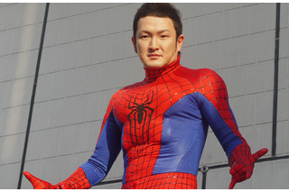 中村獅童、スパイダーマンのコスプレで夜、犬の散歩をしていた！ 画像