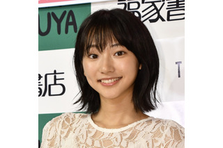 武田玲奈のナース姿に絶賛の声「可愛すぎる」「天使」 画像