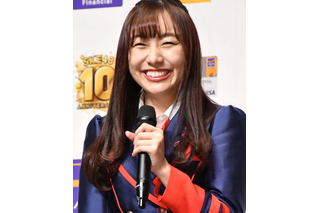 須田亜香里、斬新なベーコンエッグ衣装の「激レアオフショット」公開 画像