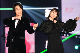 【GirlsAward 2019】波留＆中川大志が笑顔のランウェイ『G線上のあなたと私』SPステージ 画像