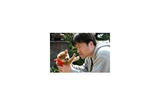 佐藤二朗主演の人気動物ドラマ「幼獣マメシバ」などがケータイで 画像