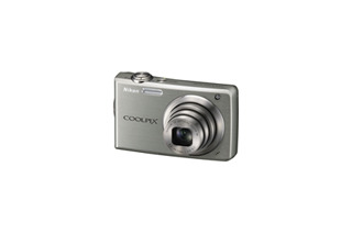 ニコン、デジタルカメラ「COOLPIX S」シリーズの新モデルを4機種 画像