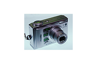 富士写、ISO1,600の超高感度デジカメ「FinePix F10」　有効630万画素＆約500枚の電池寿命 画像