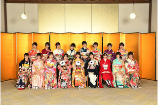 AKB48新成人メンバー17人が振袖姿！成人式式典＆トークイベントに登場 画像