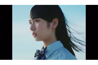 日向坂46・上村ひなのの初センター楽曲「何度でも何度でも」MV公開！ 画像