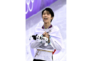 羽生結弦選手のシニアデビューから現在までを振り返るポストカードブック発売 画像