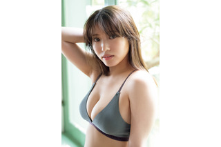 古田愛理、10代ラストの撮り下ろしグラビアで大人モード開眼 画像