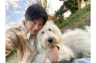 田中圭＆俳優犬ベックの超仲良しオフショットが解禁！映画『ハウ』 画像