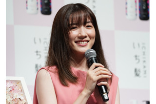 永野芽郁、戸田恵梨香の演技力に驚き！ 撮影直前まで笑顔なのに「始まった瞬間、ボロボロ泣いてて…」 画像