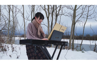 櫻坂46 三期生、2人目「小島凪紗」のVlog公開！特技はピアノ演奏、新雪ではしゃぐ姿も 画像