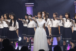 乃木坂46・鈴木絢音が卒業セレモニー！同期の堀未央奈らサプライズ登場 画像