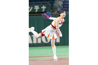 ミスマガ斉藤里奈が東京ドームで始球式「まっすぐ投げられてよかった」 画像