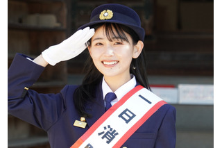 花音が制服姿で「一日消防署長」に就任、消防演習では一斉放水開始の号令！ 画像