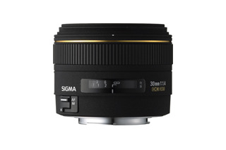 シグマ、「30mm F1.4 EX DC HSM」ニコン用の発売日決定 画像