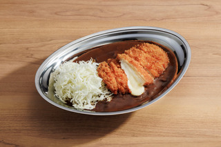 チャンピオンカレー「チーズミルフィーユカツカレー」をグランドメニューに 画像