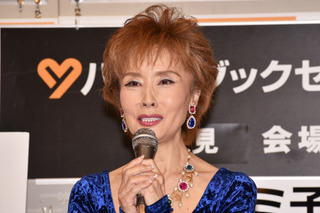 小柳ルミ子、71歳とは思えない驚きの柔軟性披露！Y字バランスから180度開脚まで 画像