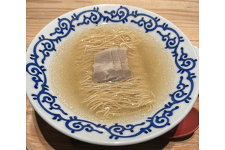 関西初進出！博多クリア豚骨ラーメン「豚そば月や」が大阪西梅田にオープン 画像