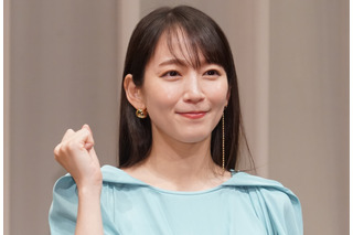 吉岡里帆、貴重なメイクシーン投稿！「永遠に見れます」「どんどん綺麗に…」 画像