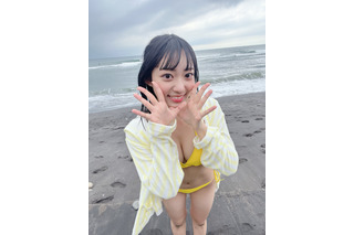 SUPER☆GiRLS・羽渕花恋、15歳の初グラビアで“はぶちスマイル”全開 画像