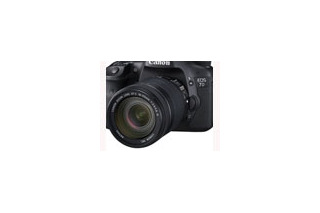 キヤノン、デジタル一眼レフカメラ「EOS 7D」の新たなズームレンズキット 画像