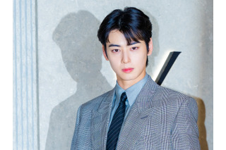 ASTRO・チャウヌ、強烈な赤リップも似合ってしまう異次元に整ったルックス「破壊力やばい」【PHOTO】 画像