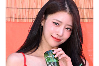 “3歳下元Jリーガー”と破局…元K-POPアイドル(30)、真夏のコーデに視線集中「骨格が芸能人」【PHOTO】 画像