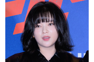 “火照った顔”で舌ペロも…TWICEジョンヨンがどアップ自撮り大放出、二度見必至のビジュアルに反響【PHOTO】 画像