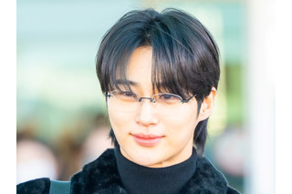 ビョン・ウソク、腕筋チラリに胸キュン…“森の中の王子様”降臨!【PHOTO】 画像