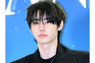 「横顔が芸術」ENHYPEN・ソンフン、どの瞬間も“絵になる”圧巻ビジュアルに視線釘付け!【PHOTO】 画像