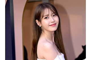 IU、“透明感あふれる春ショット”披露…すっぴん姿に「天使すぎる」【PHOTO】 画像