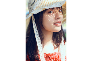 上坂樹里の1st写真集が発売決定! 等身大の無邪気な表情に艶っぽい姿も 画像