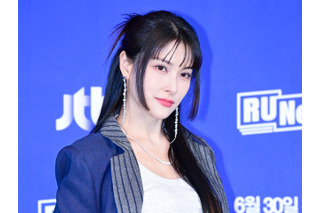 KARA・ギュリ、グラマラスな体型を惜しみなく披露!奇跡の写真に「女神が炸裂」の声【PHOTO】 画像