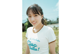 乃木坂46 6期生・海辺朱莉、海辺の古民家でロンググラビア! 画像