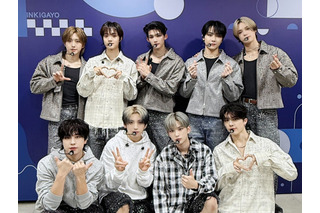 &TEAM、韓国の音楽番組で圧巻パフォーマンス披露!唯一無二の存在感で華やかにカムバック 画像