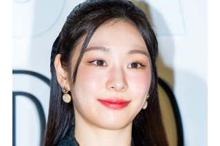 キム・ヨナ、“美白二の腕”丸見えタンクトップが話題　貴重なお腹チラ見せショットも「ハンパない」【PHOTO】 画像
