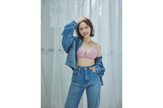 大人可愛いが止まらない! 村重杏奈、肌見せデニムとランジェリーで美バスト披露 画像