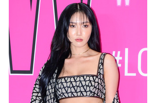 過激ダンスによる“公然わいせつ”告発を乗り越えたファサ 自慢の肉体も堂々披露、バカンス満喫【PHOTO】 画像