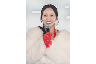 本田真凜、肩出し美デコルテ見せの写真集オフショを公開「肌綺麗」「可愛すぎる」 画像
